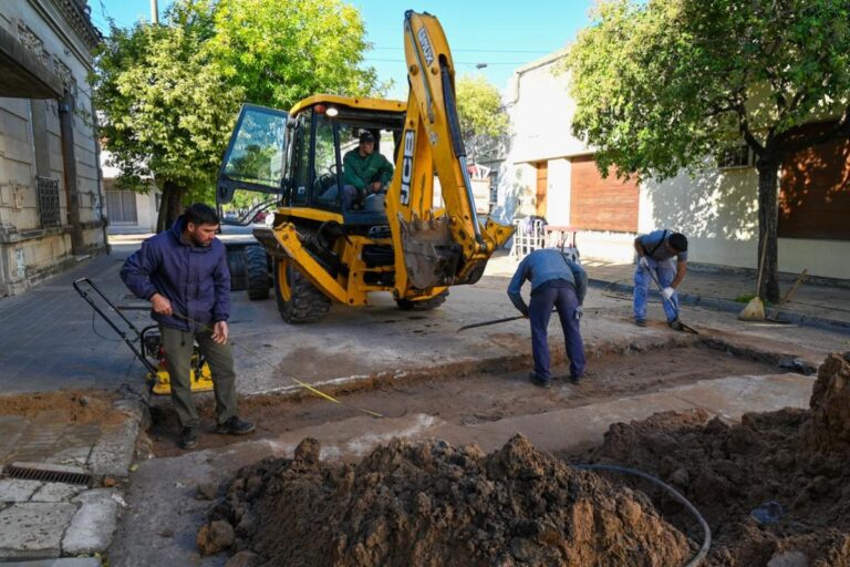 Continúan las reparaciones de calles en la ciudad de Gualeguaychú
