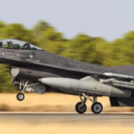 Javier Milei y Luis Petri anunciaron la compra de 24 aviones F-16 para la Fuerza Aérea Argentina