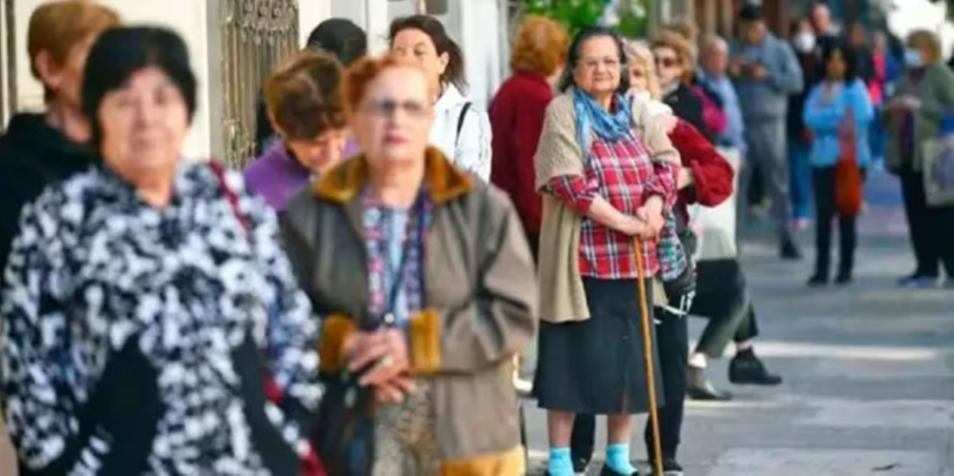 El Gobierno busca eliminar la moratoria jubilatoria y reemplazarla por un “plan social”