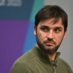 Amenaza de bomba en el avión en el que viajaba Ignacio Torres, el gobernador de Chubut