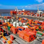 El Gobierno de Javier Milei redujo los impuestos para las importaciones textiles, calzado y los electrodomésticos