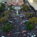 Una multitud defendió el valor de la educación pública y pidió un límite al ajuste en las universidades
