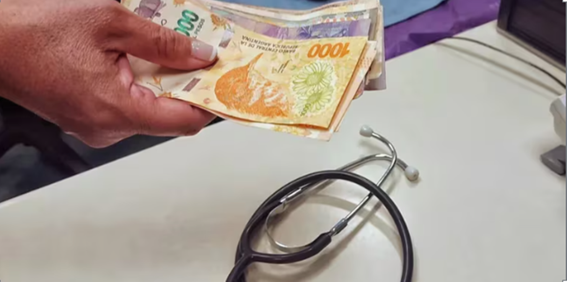 Aumentan las prepagas un 20% a pesar de las cautelares contra el DNU de Javier Milei