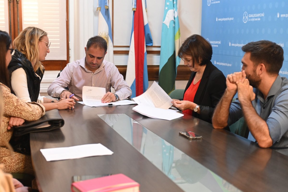 La Municipalidad y UNER firmaron el convenio para la continuidad de carreras universitarias en la ciudad