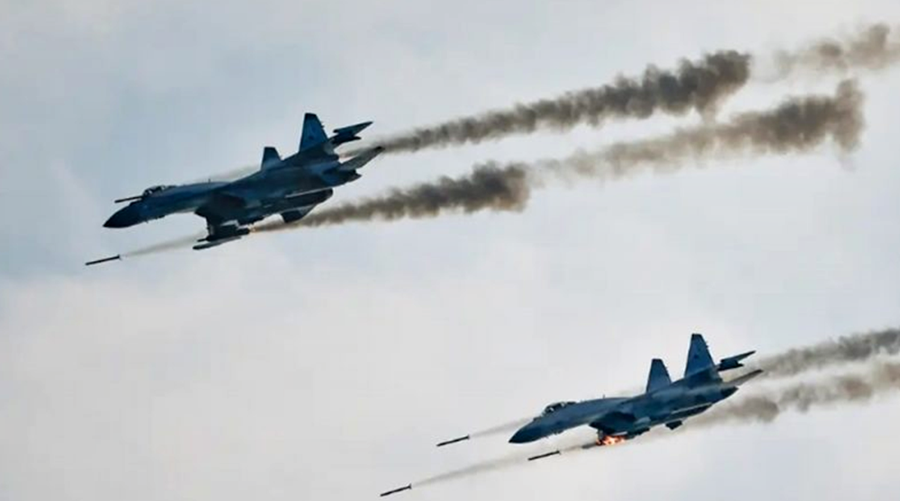 Rusia aleja sus aviones del frente mientras Ucrania ataca a fondo sus bases aéreas