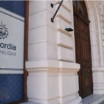 A Kueider, le siguen cumpliendo los CAPRICHITOS. Se llevó ADSCRIPTA una Agente Municipal de Concordia