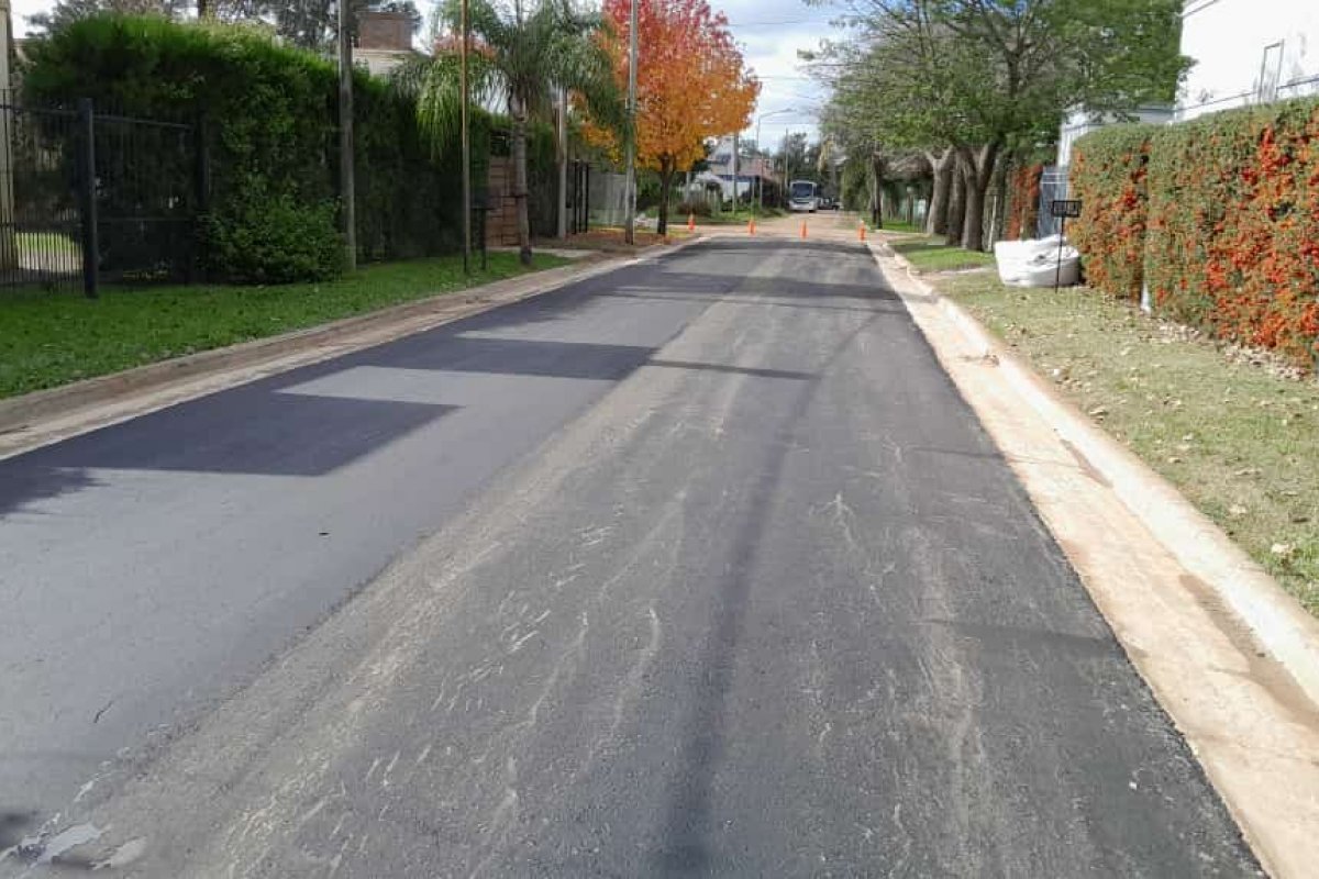 Finalizó el trabajo de pavimentación en la calle Doello Jurado entre Florida y Río Paraná