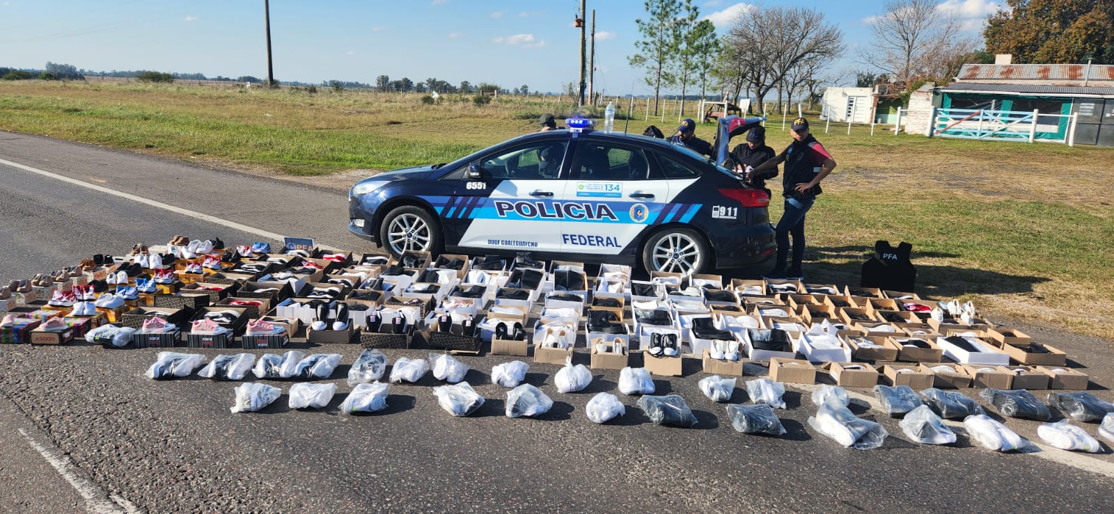La PFA Gualeguaychú secuestró gran cantidad de calzados en Autovía Artigas