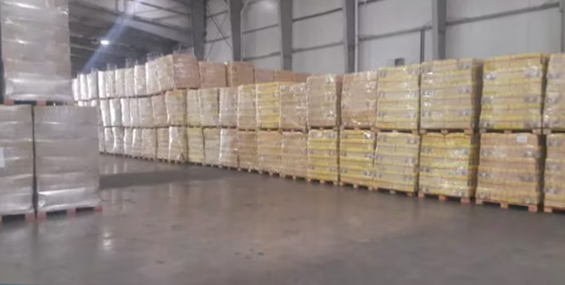 El Gobierno aseguró que hoy comenzarán a distribuir los alimentos a punto de vencer