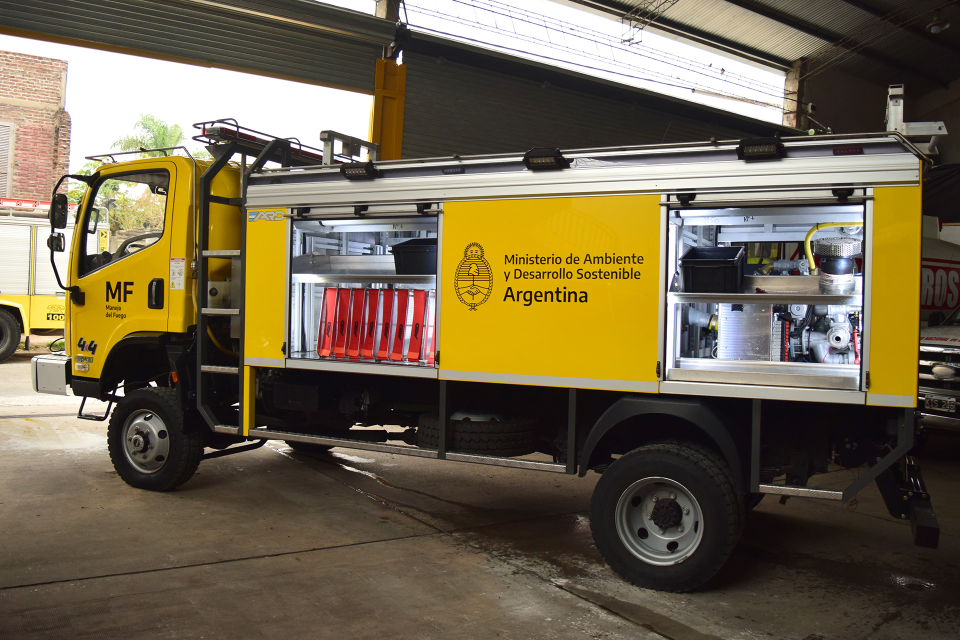 Bomberos de Victoria ya tienen una nueva autobomba forestal