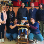 Estudiantes de Colón construyeron y donaron una silla postural