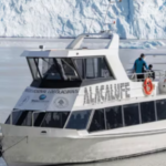 Confirmaron la presencia de hidrocarburos frente al glaciar Perito Moreno y suspendieron a una embarcación de turismo