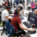 Vencen miles de contratos en el Estado y el Gobierno planea despidos masivos