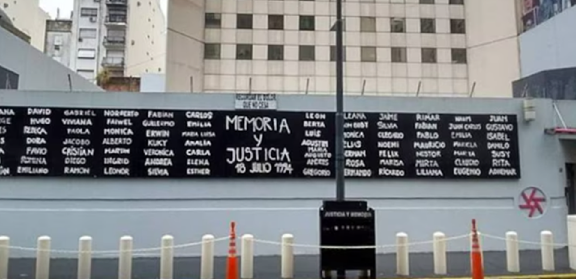 Gravísima amenaza de Irán a Javier Milei en el aniversario del atentado a la AMIA: “Haremos que se arrepienta”