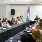 Paritarias: La provincia ofertó un cinco por ciento de aumento para julio y una suma fija de 120.000 pesos