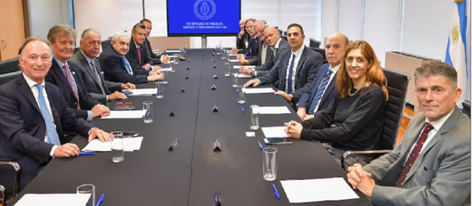 “La Argentina necesita fuentes de trabajo”: el Gobierno se reunió con empresarios para debatir la reforma laboral