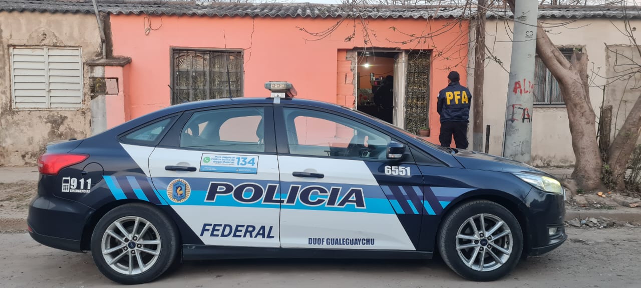 Gualeguaychú: la PFA realizó un allanamiento en el barrio Yapeyú
