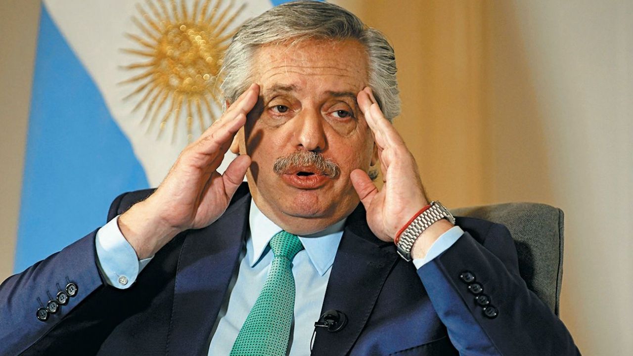 Afirman que Alberto Fernández nombró a una peluquera que conoció en las redes sociales para un puesto en una central nuclear