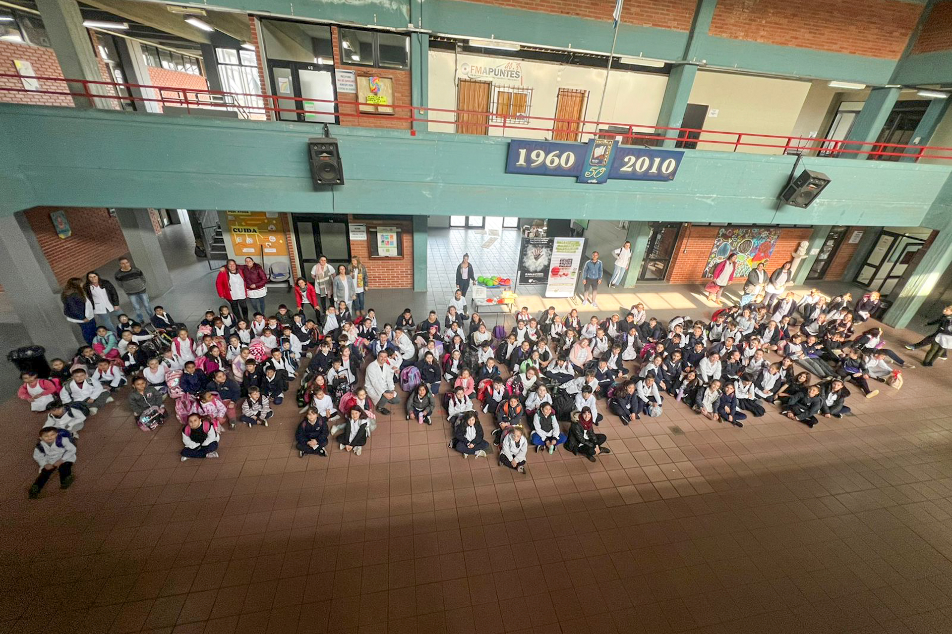Escuelas de Gualeguaychú y Villa Elisa recibieron los premios del concurso Me activo, me cuido, nos cuidamos