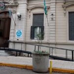 La Municipalidad reubica los macetones de calle Urquiza