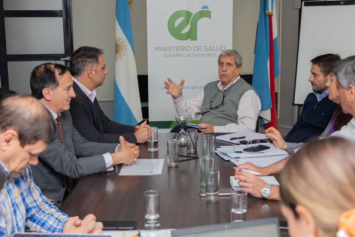 Davico refuerza su compromiso: insistió en la necesidad de la finalización del Hospital Bicentenario