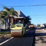 Preparan el suelo para pavimentación en la zona sudoeste de la ciudad