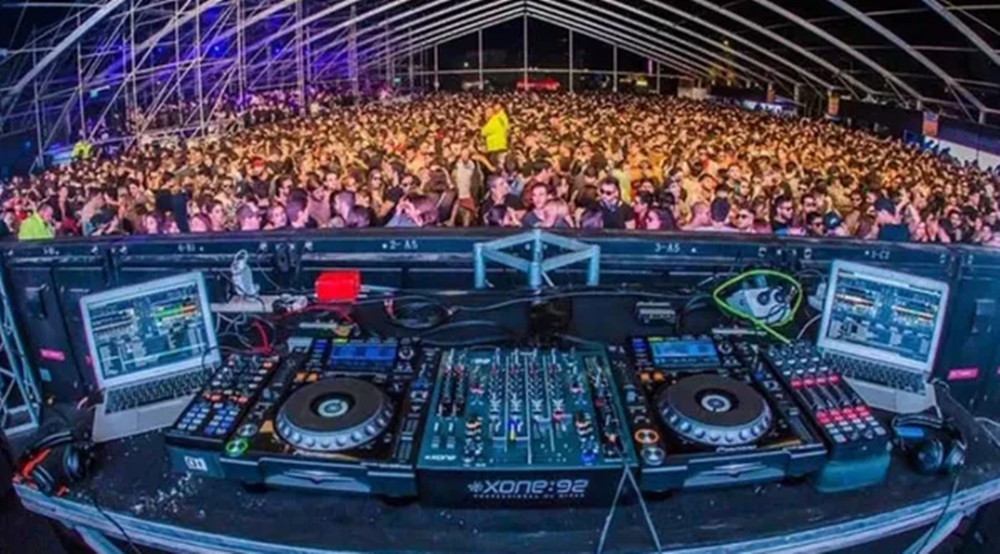 Sadaic ya no podrá cobrar por pasar música en fiestas privadas