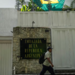 Venezuela anunció que le retiró la autorización a Brasil para custodiar la embajada argentina en Caracas
