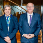 Caputo anunció que el Banco Mundial y el BID otorgaron US00 millones para impulsar el desarrollo económico