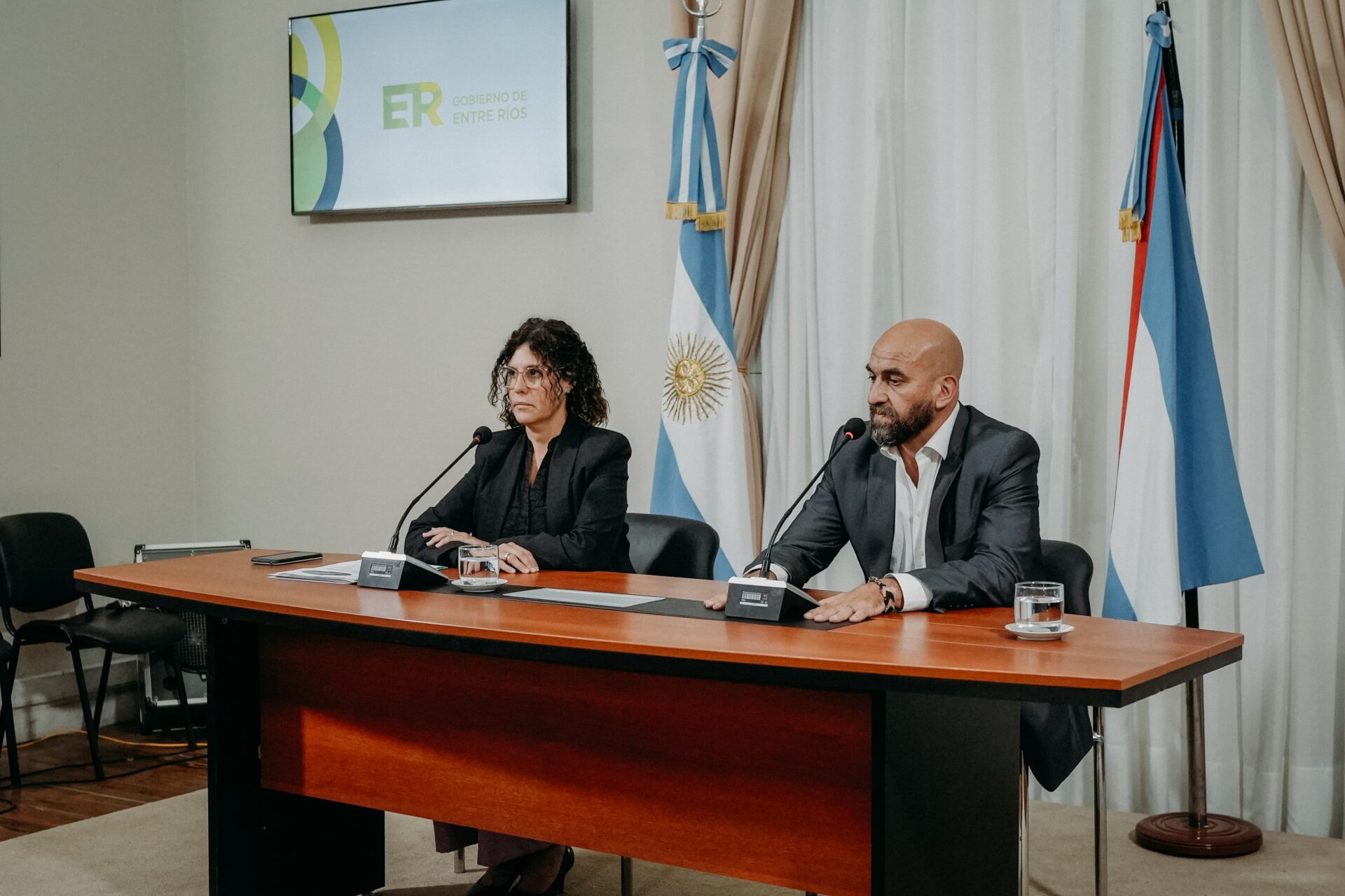 Detectan que el Iosper pagaba sueldos de  millones y que la deuda asciende al doble de lo informado