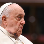El Papa sufrió una caída y se golpeó la cara: la explicación oficial del Vaticano