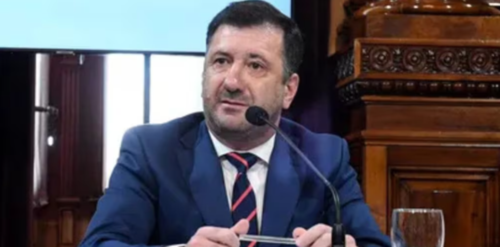 Un funcionario de Paraguay reveló que el senador Edgardo Kueider intentó contactarse con senadores locales tras ser detenido