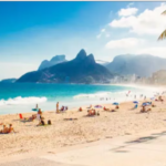 Alarma en Brasil por una fuerte contaminación del mar en la playa “tomada” por los argentinos