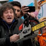 “Sigue la motosierra”: El Gobierno firmará un decreto para disolver o transformar otros 50 organismos estatales