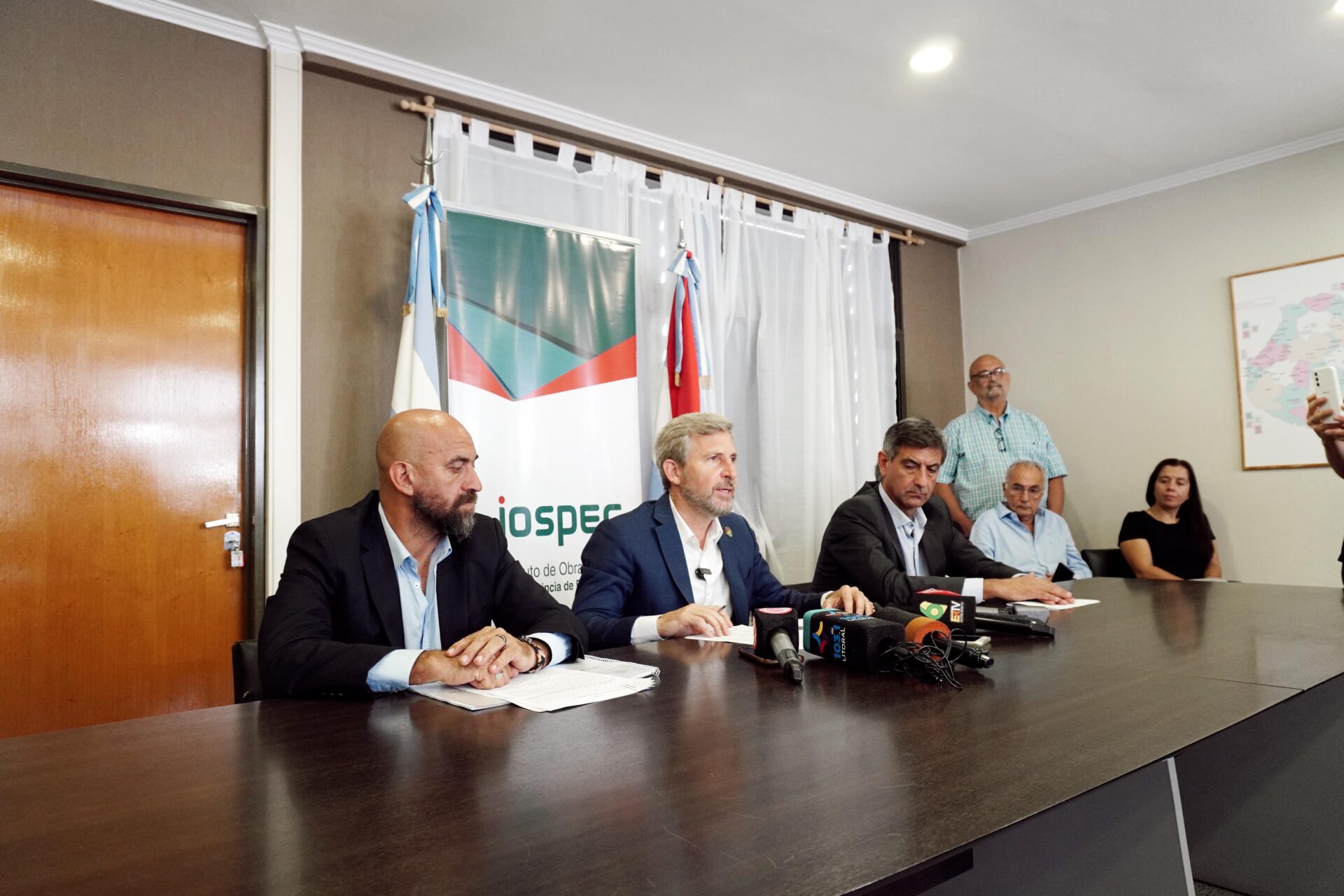 Anunciaron medidas para eliminar el cobro de plus a los afiliados del Iosper y garantizar la provisión de prótesis