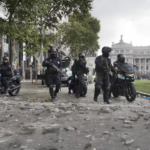 Marcha al Congreso: Santiago Caputo se reunió con Bullrich y los jefes de la SIDE para afinar el operativo