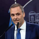 El Gobierno anunció que los presos no podrán tener celulares ni ser beneficiarios de planes sociales