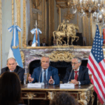 Argentina y EEUU buscarán crear una nueva OMS: la propuesta de El ministro de Salud de Donald Trump a Javier Milei