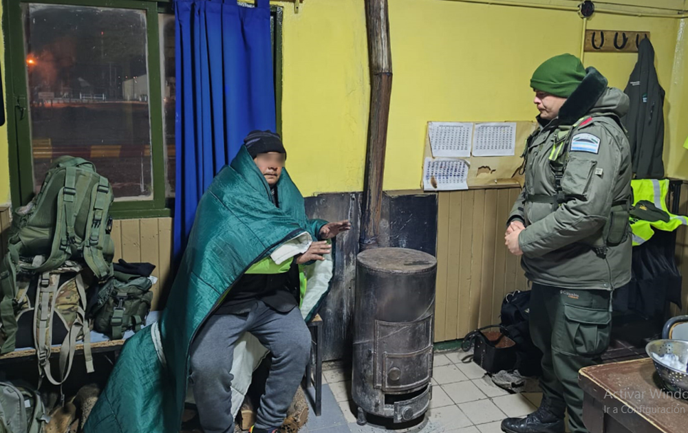 Solidaridad : Asistieron a un camionero en Alta Montaña