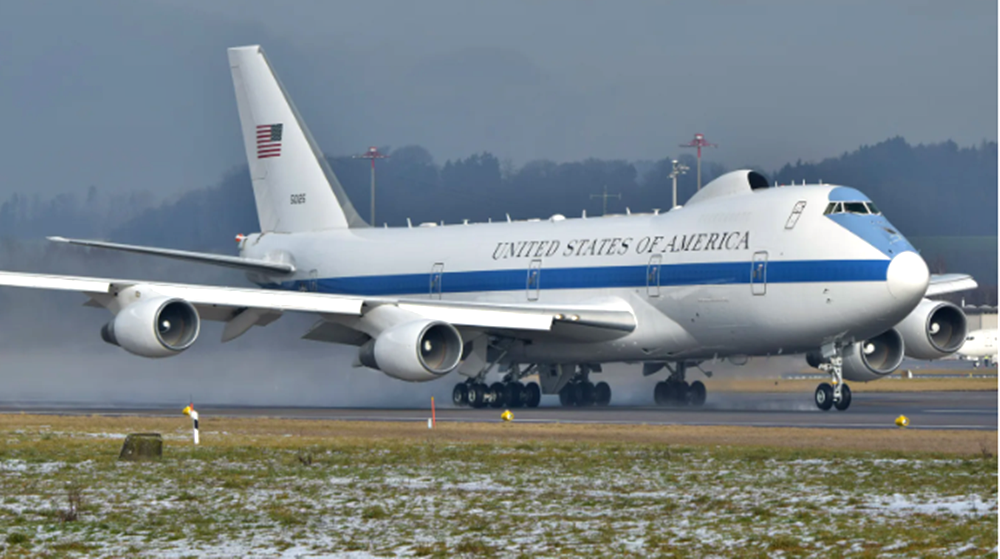 EE UU saca a pasear su “avión del fin del mundo” en el momento de más tensión con Irán