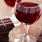 El efecto inesperado de comer chocolate y vino tinto todos los días para la salud cardiometabólica