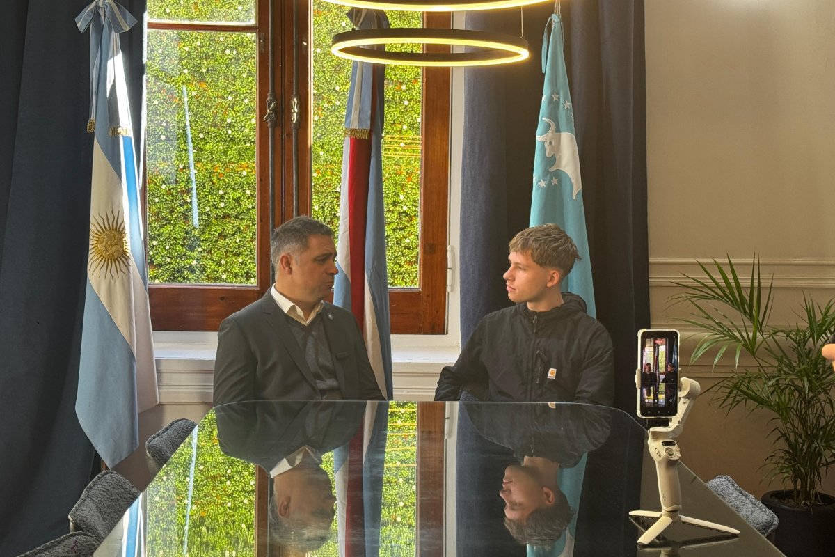 El intendente Davico recibió a estudiantes alemanes en el Palacio Municipal