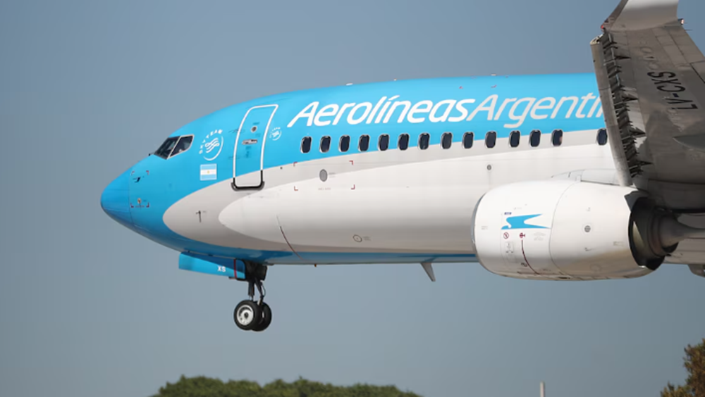 Aerolíneas Argentinas aseguró que perderá más de un millón de dólares por el paro de pilotos