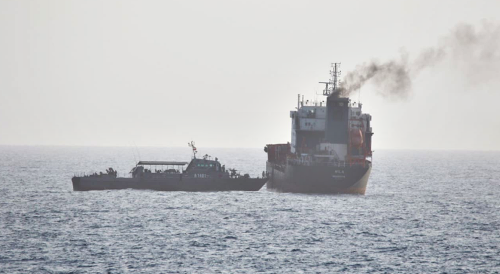 Dos petroleros colisionan y se incendian cerca del Estrecho de Ormuz