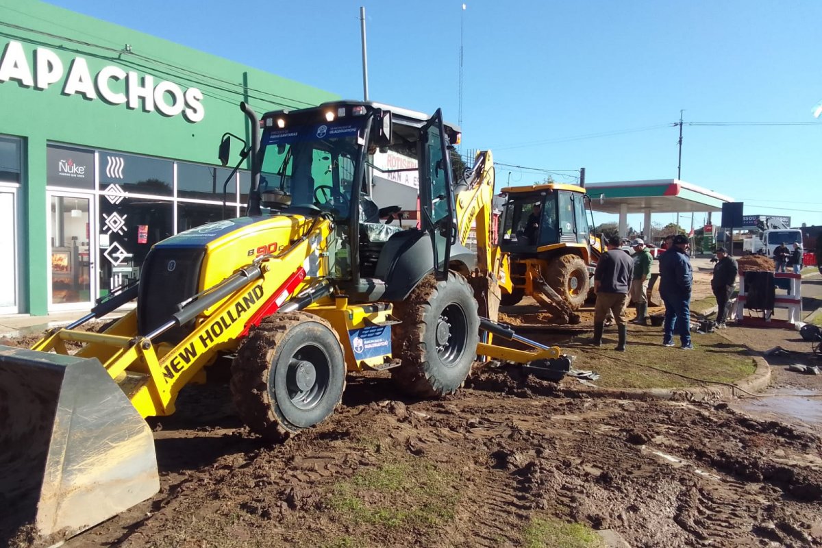 Obras Sanitarias bajó la presión en la planta por la rotura de un caño en Avenida Parque y Concordia