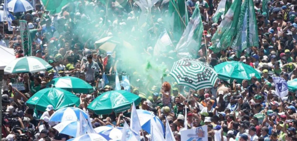 Suspendieron el DNU de Javier Milei que limitaba el derecho a huelga