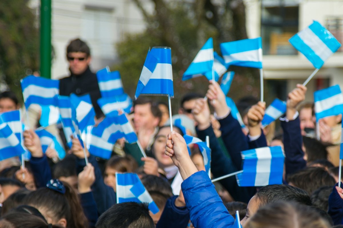 Hoy se realizará el acto y la Promesa a la Bandera en plaza Belgrano