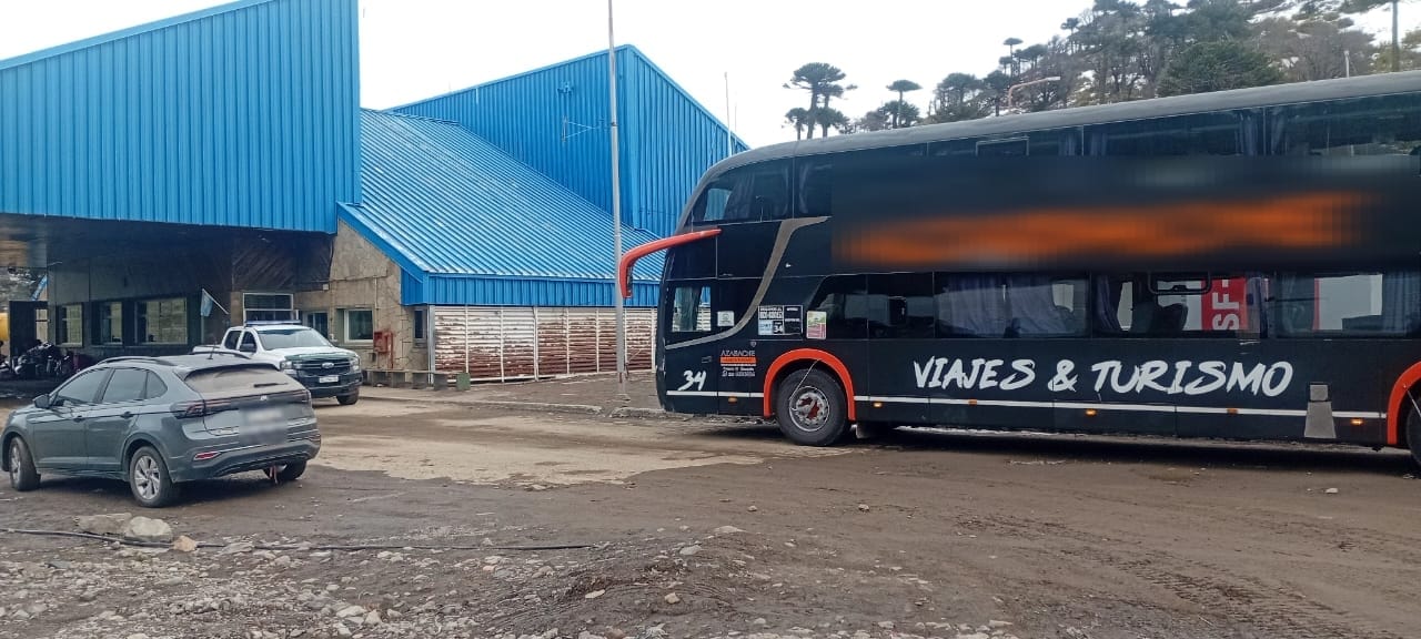 Asisten a un grupo de argentinos que estaban varados en la República de Chile en medio de las adversidades climáticas