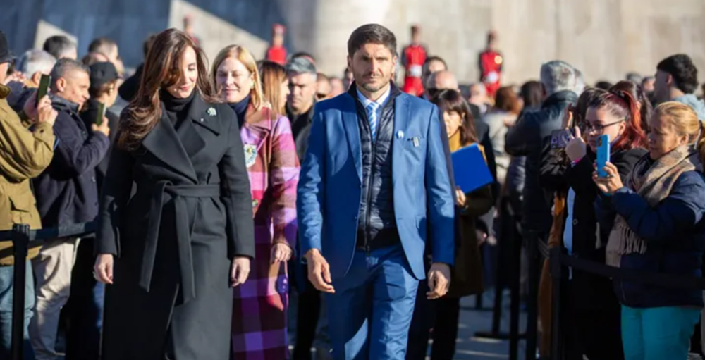 Con un mensaje a los narcos, Maximiliano Pullaro conmemoró el Día de la Bandera