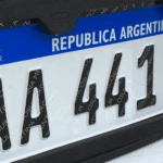 Faltan patentes en todo el país y desde la oposición exigen respuestas: “Es inadmisible”